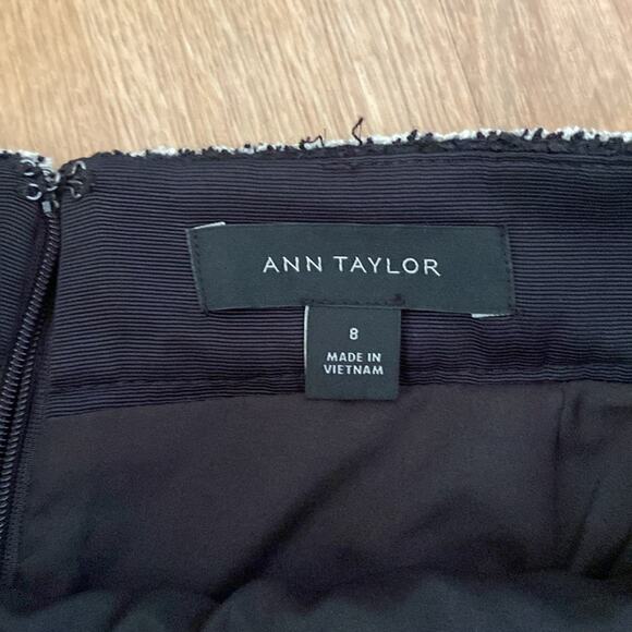 Ann Taylor Black Tweed Button Pocket Skirt Size 8 - Picture 5 of 14
